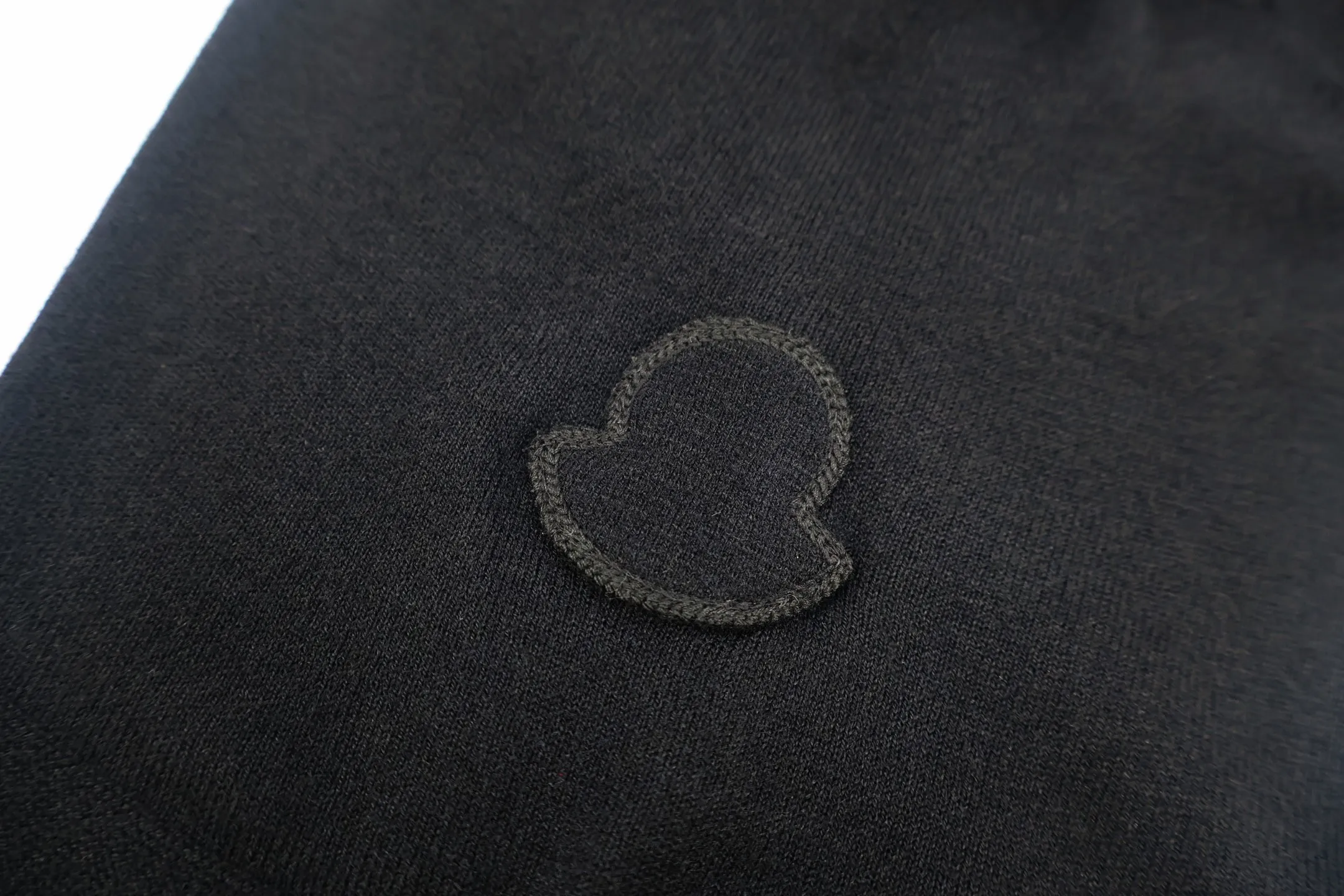 Moncler （Black） ， ， ， 。 ， ，Classic + ， 、 ， ， ， ， ， Same Style ， ， ， ， Same Style。 Size:S-M-L-XL